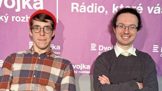 Tomáš Fiala a moderátor Jan Lukačevič