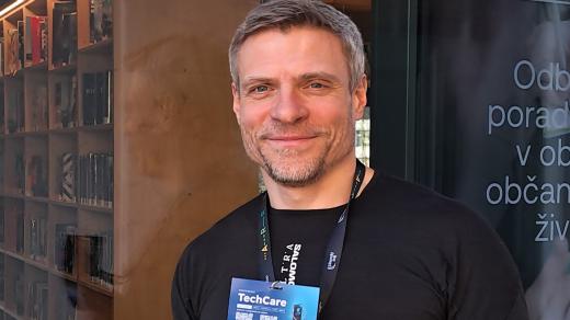 Lékař Tomáš Šebek na konferenci TechCare v Liberci