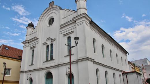 Synagoga v centru Břeclavi (archivní foto)