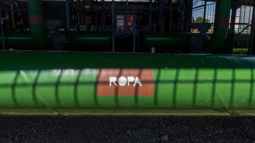 Vyústění ropovodu Družba v rafinérii Slovnaft v Bratislavě