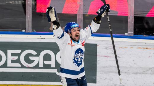 Tristen Robins slaví vítězný gól proti Spartě