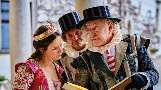 Veronika Khek Kubařová, Miroslav Vladyka a Jiří Lábus v pohádce Tajemství staré bambitky 2