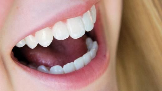 Hlas. Ilustrační foro