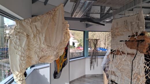 V pavilonu M liberecké botanické zahrady vystavují svou práci studenti katedry designu Technické univerzity v Liberci