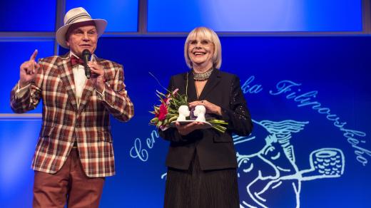 Jan Přeučil a Marie Drahokoupilová získali 16. září 2017 v Přelouči na Pardubicku Cenu Františka Filipovského za celoživotní mistrovství v dabingu