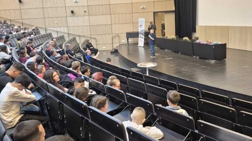 Finále recitační soutěže Chrastavská sloka se konalo v aule liberecké univerzity