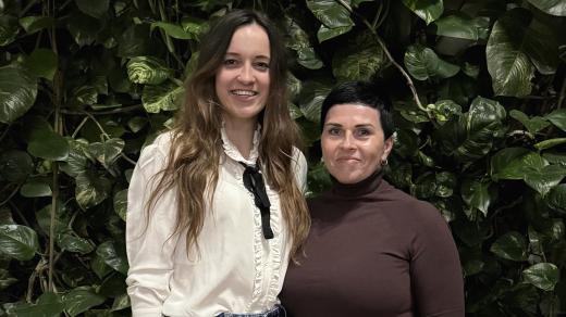 MUDr. Monika Skuhrovcová a paní Jana (zleva)