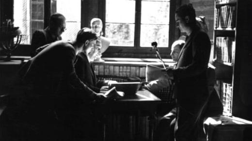 Ilustrační foto (natáčení pořadu Mezi poklady na Strahově, 22. 5. 1940)