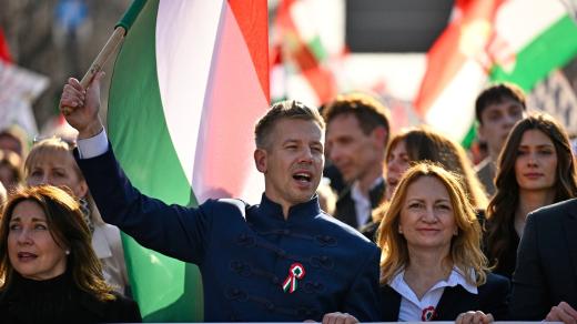 Lídr maďarské opozice Péter Magyar během předvolební kampaně v Budapešti