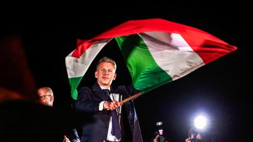 Vítěz maďarských parlamentních voleb Péter Magyar (Tisza)