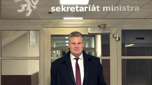 Vládní zmocněnec pro klimatickou politiku a Green Deal Filip Turek úřaduje z ministerské kanceláře