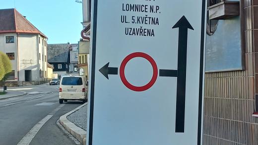 Uzavírka části ulice 5. května v Lomnici nad Popelkou