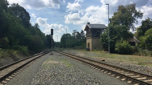 Loděnice: nádraží Ostře sledovaných vlaků