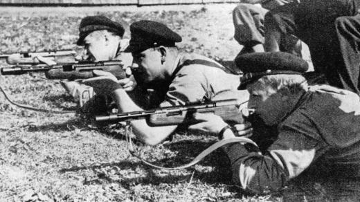 Ozbrojení muži z Freikorpsu