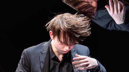 Adam Znamirovský v Bohemian Hall v New Yorku