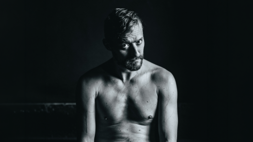 Perníkář. Petr Panzenberger exceluje v podmanivém monodramatu