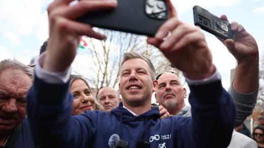 Péter Magyar s podporovateli