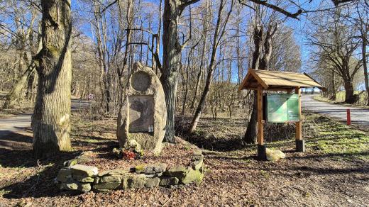 Památník obětem 1. světové války v bývalé obci Studánka (Schönbrunn). V obci s 320 obyvateli byla hospoda i jednotřídka