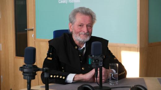 Karel Novotný ve studiu Českého rozhlasu Hradec Králové