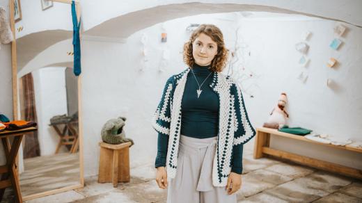 Anna Viková ráda pádluje a háčkuje! Je mistryní světa na deblkanoi a vystavuje svá háčkovaná díla