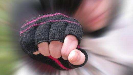 Sebeobrana není jen o fyzické akci. Při odvracení útoku člověk zúročí i psychologií (ilustr. obr.)