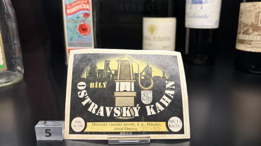 Etiketa se sehnat dá, ale originální láhev zatím hledají marně
