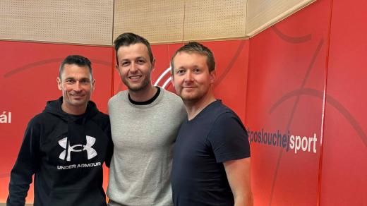 Sportovní influencer Matěj König (uprostřed) v Kilometrech Jiřího Ježka