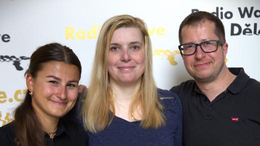 Karolína Veličková, Lenka Dobešová a Tomáš Holub