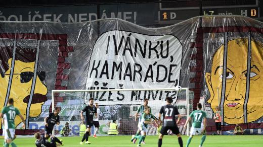 Fanoušci vzali divadelní hru Ivánku kamaráde, můžeš mluvit? s humorem