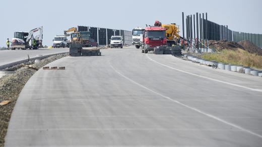 Výstavba dálnice D49 v úseku mezi Hulínem na Kroměřížsku a Fryštákem na Zlínsku