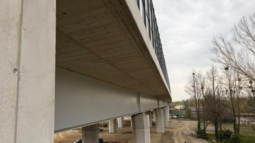 Estakáda dálnice D1 neměla obyvatele Dluhonic rušit