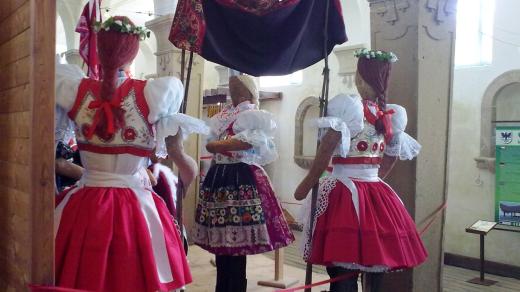 Letos představuje expozice Tradice na zámku polozapomenuté Letnice