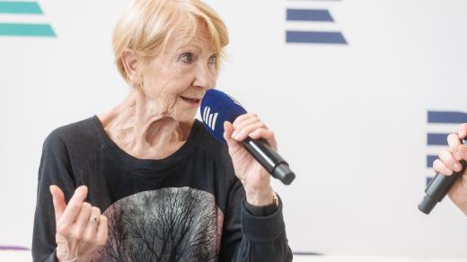 Vizitka s Danielou Kolářovou na veletrhu Svět knihy 2026. Moderovala Karolína Koubová