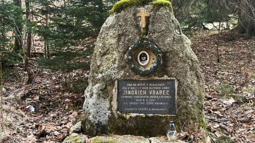 Památník tragicky zesnulého strážníka Jindřicha Vrabce