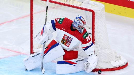 Josef Kořenář pochytal 24 střel Finů, na postup do semifinále to ale nestačilo