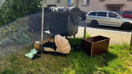 Nakládání s odpadem je problém v malých obcích i velkoměstech