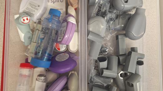 Placebo inhalátory a náustky pro výzkum