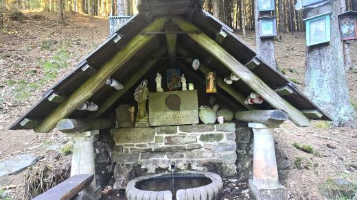 Skalákova studánka má údajně léčivou vodu