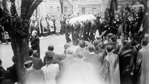 Pohřeb Jana Opletala v roce 1939