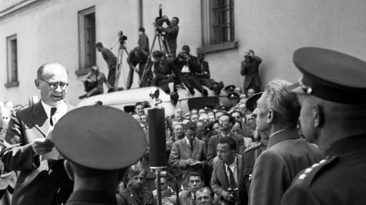 Závěr procesu s K. H. Frankem: poslechněte si soudce, obhájce i pozvánku na popravu