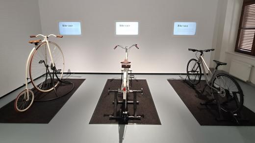 Cyklistické trenažéry v expozici Jednou stopou v Krajském technickém muzeu