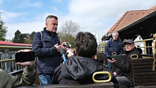 Jízdami na Žitavské úzkokolejce provází náš rozhlasový kolega Petr Kumpfe