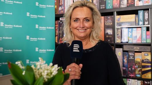Zuzana Ceralová Petrofová v rozhlasové kavárně