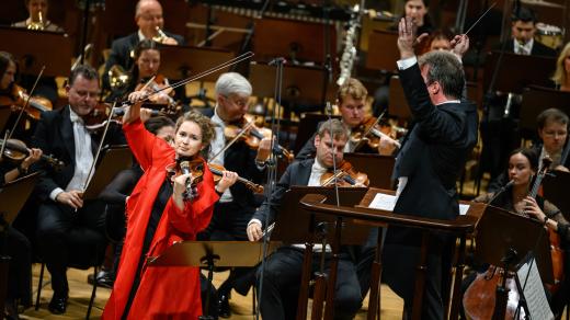 Hvězdná houslistka Patricia Kopačinskaja zahrála na Pražském jaru Bartóka a Fišera