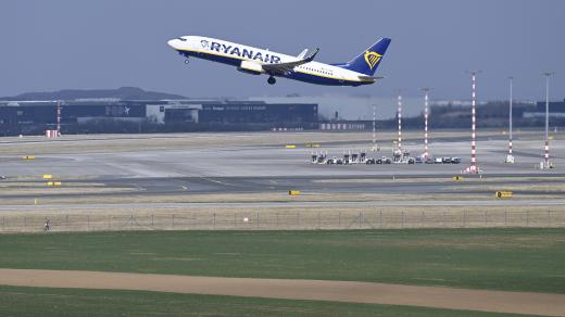 Letiště Václava Havla, Ryanair