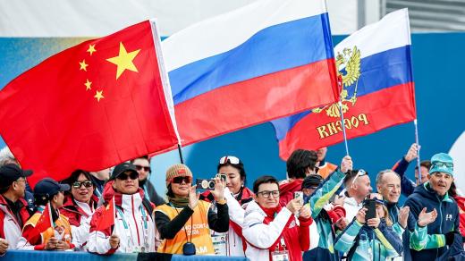 Na paralympijských hrách soutěží ruští a běloruští sportovci i se svými státními symboly