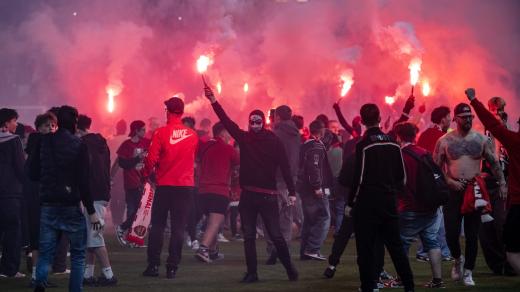 Kdo selhal při derby pražských S? Poslechněte si politickou debatu u kulatého stolu