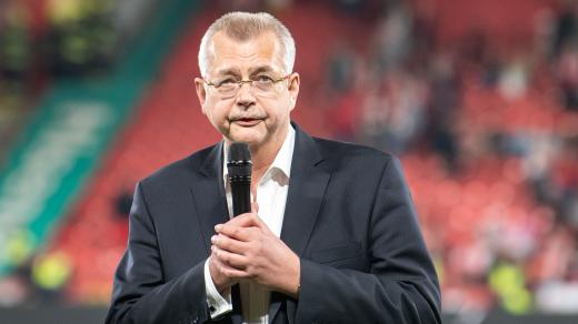 Jaroslav Tvrdík promlouvá k fanouškům po předčasném ukončení pražského derby