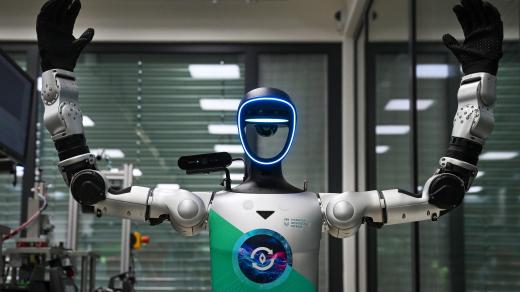 Humanoidní robot z Vysoké školy báňské Ostravě