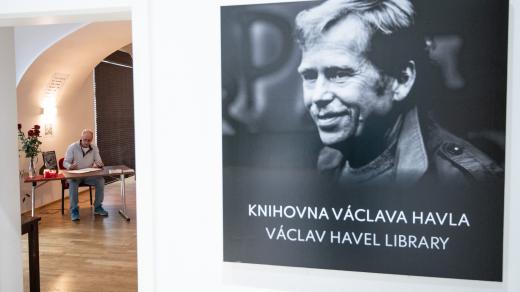 ... v knihovně Václava Havla